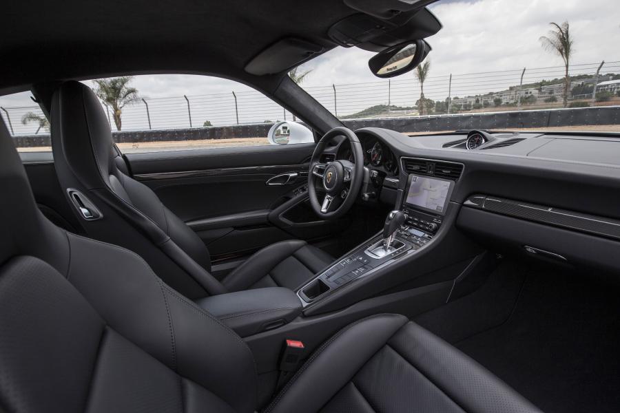 Интерьер Porsche 911 Turbo S Coupe 2016 года  (WW) (фото 28 из 30)